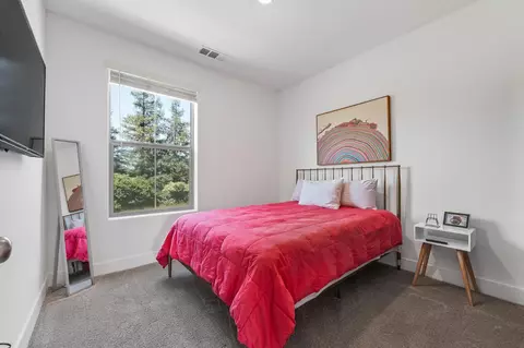 Bedroom - 464 W Balsam Ln, Clovis, CA 93611 photo 4 of 6