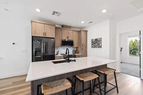 Kitchen - 464 W Balsam Ln, Clovis, CA 93611 photo 1 of 4