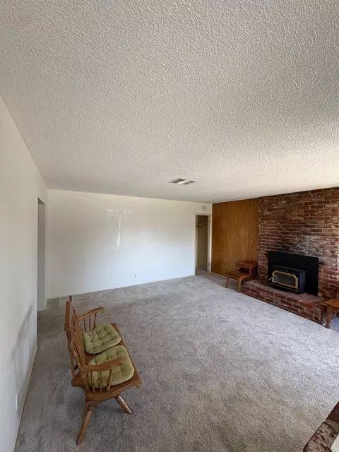Living - 2106 5th St, Sanger, CA 93657 photo 2 of 6