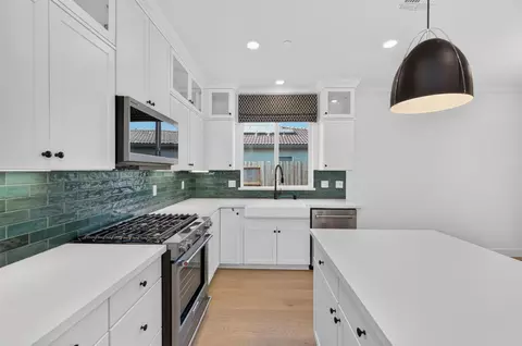 Kitchen - 3235 Lourdes Ave, Clovis, CA 93619 photo 3 of 4