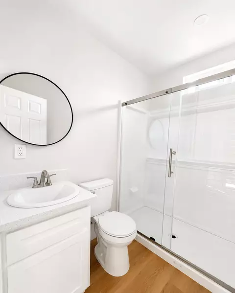Bath - 28 W 19th St, Merced, CA 95340 photo 1 of 2