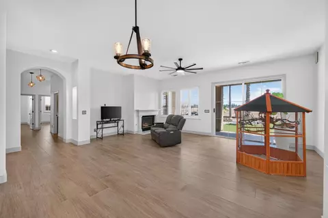 Living - 2392 Trenton, Clovis, CA 93619 photo 4 of 4