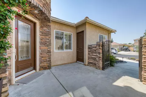 Exterior - 2392 Trenton, Clovis, CA 93619 photo 6 of 13