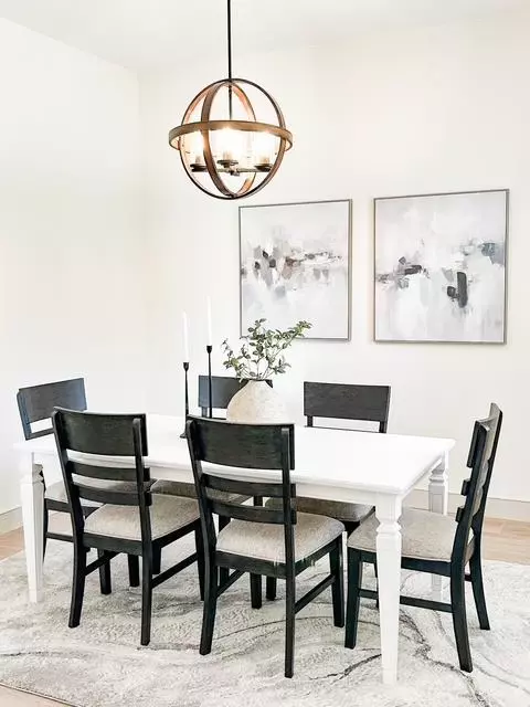 Dining - 2392 Trenton, Clovis, CA 93619 photo 1 of 1