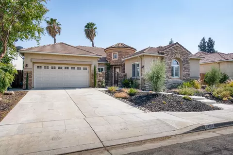 Exterior - 2392 Trenton, Clovis, CA 93619 photo 2 of 13