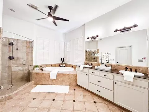 Bath - 2392 Trenton, Clovis, CA 93619 photo 5 of 5