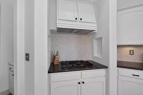 Kitchen - 2392 Trenton, Clovis, CA 93619 photo 5 of 6