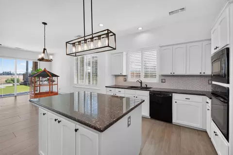 Kitchen - 2392 Trenton, Clovis, CA 93619 photo 6 of 6