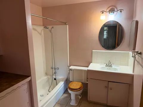 Bath - 2106 4th St, Sanger, CA 93657 photo 2 of 2