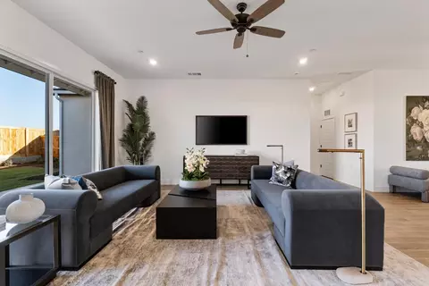 Living - 2291 N Argyle Ave, Clovis, CA 93619 photo 2 of 2