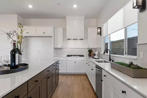Kitchen - 2291 N Argyle Ave, Clovis, CA 93619 photo 4 of 4
