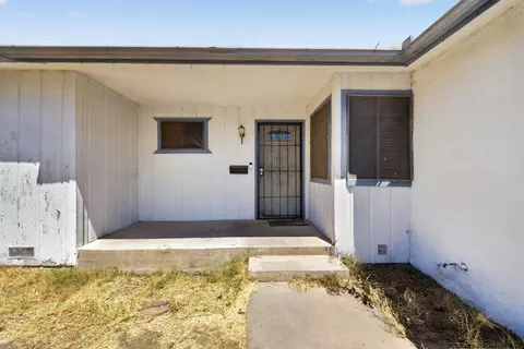 Exterior - 179 W Norwich Ave, Clovis, CA 93612 photo 2 of 2