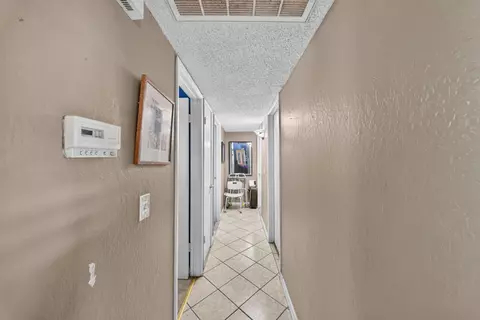 Entry Way - 179 W Norwich Ave, Clovis, CA 93612 photo 1 of 1