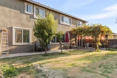 Exterior - 512 Peach Dr, Chowchilla, CA 93610 photo 7 of 9