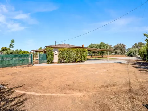 Exterior - 10401 E Bullard Ave, Clovis, CA 93619 photo 10 of 18