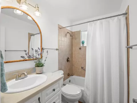 Bath - 10401 E Bullard Ave, Clovis, CA 93619 photo 3 of 4