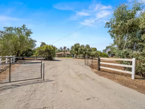 Exterior - 10401 E Bullard Ave, Clovis, CA 93619 photo 2 of 18