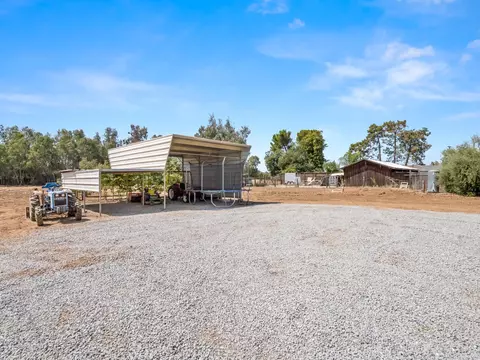 Exterior - 10401 E Bullard Ave, Clovis, CA 93619 photo 13 of 18