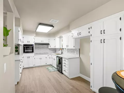 Kitchen - 10401 E Bullard Ave, Clovis, CA 93619 photo 1 of 6