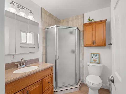 Bath - 10401 E Bullard Ave, Clovis, CA 93619 photo 2 of 4