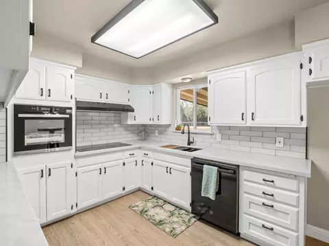 Kitchen - 10401 E Bullard Ave, Clovis, CA 93619 photo 2 of 6