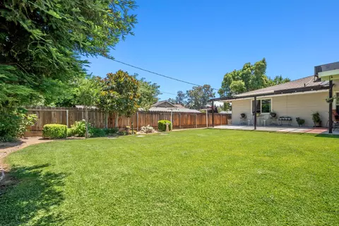 Exterior - 18746 Auburn Way, Madera, CA 93638 photo 8 of 16