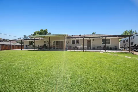 Exterior - 18746 Auburn Way, Madera, CA 93638 photo 9 of 16