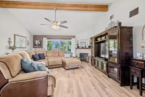 Living - 18746 Auburn Way, Madera, CA 93638 photo 1 of 1