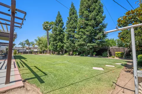 Exterior - 18746 Auburn Way, Madera, CA 93638 photo 6 of 16