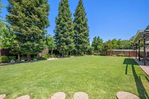 Exterior - 18746 Auburn Way, Madera, CA 93638 photo 10 of 16