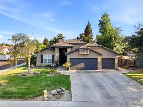 Exterior - 1635 E La Vida Ct, Visalia, CA 93292 photo 4 of 11