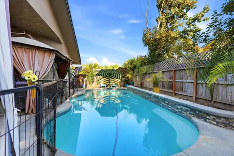Exterior - 1635 E La Vida Ct, Visalia, CA 93292 photo 6 of 11