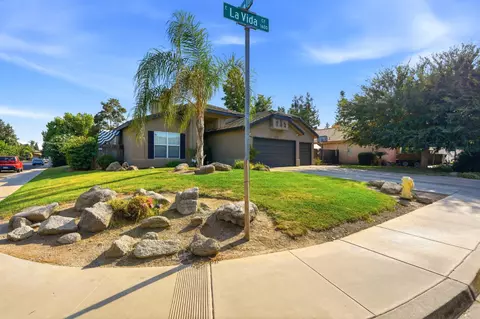 Exterior - 1635 E La Vida Ct, Visalia, CA 93292 photo 3 of 11