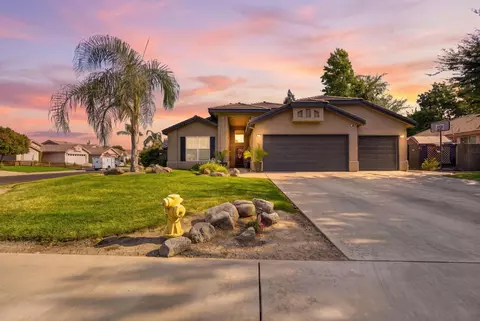 Exterior - 1635 E La Vida Ct, Visalia, CA 93292 photo 2 of 11