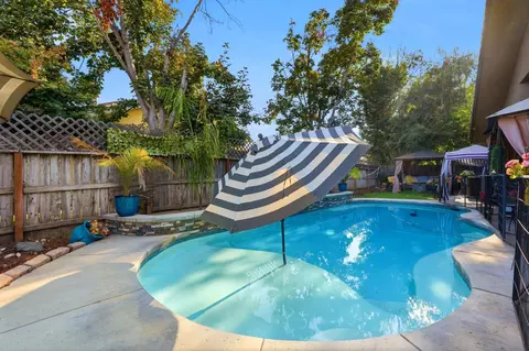 Exterior - 1635 E La Vida Ct, Visalia, CA 93292 photo 11 of 11