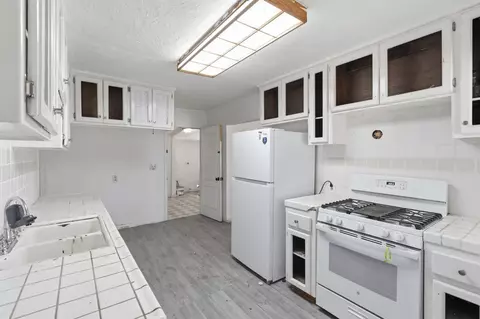 Kitchen - 14735 Road 28, Madera, CA 93638 photo 1 of 2
