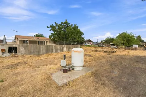 Exterior - 14735 Road 28, Madera, CA 93638 photo 8 of 13