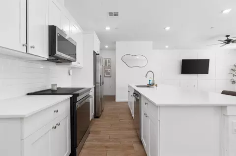 Kitchen - 1174 Granite Dr W, Madera, CA 93636 photo 3 of 4