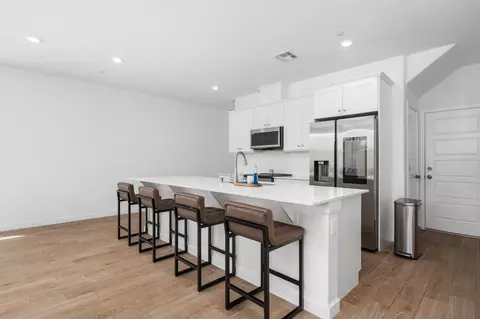 Kitchen - 1174 Granite Dr W, Madera, CA 93636 photo 2 of 4