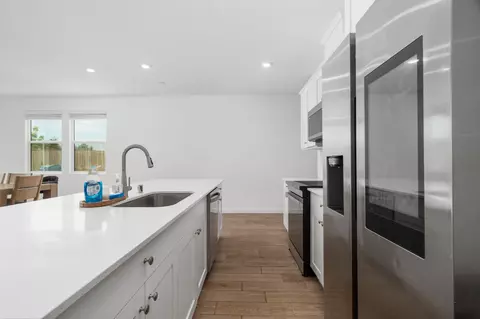 Kitchen - 1174 Granite Dr W, Madera, CA 93636 photo 4 of 4