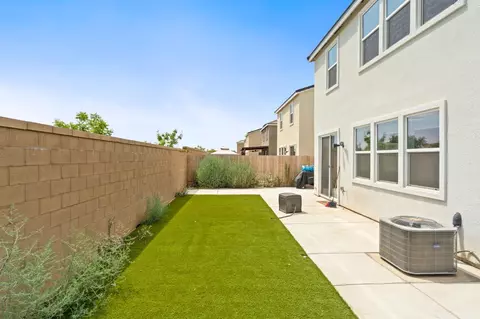 Exterior - 1174 Granite Dr W, Madera, CA 93636 photo 8 of 10