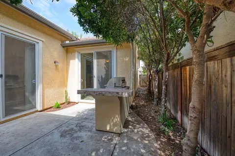Exterior - 3859 Richmond Ave, Clovis, CA 93619 photo 5 of 8