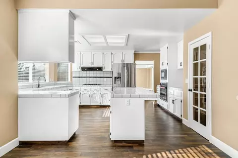 Kitchen - 2034 Wrenwood Ave, Clovis, CA 93611 photo 3 of 4