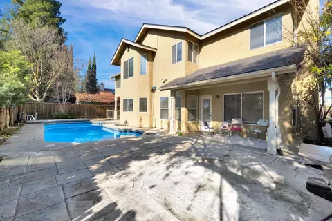Exterior - 2034 Wrenwood Ave, Clovis, CA 93611 photo 5 of 6