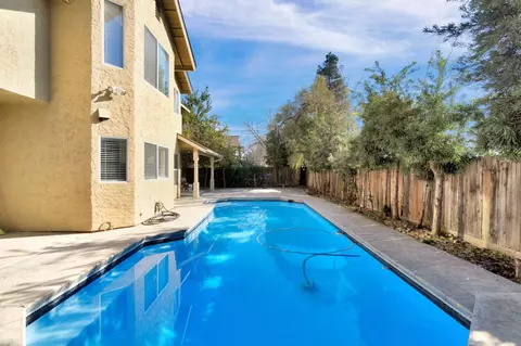 Exterior - 2034 Wrenwood Ave, Clovis, CA 93611 photo 4 of 6
