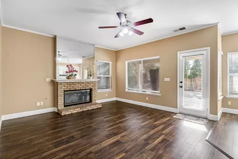 Living - 2034 Wrenwood Ave, Clovis, CA 93611 photo 6 of 10