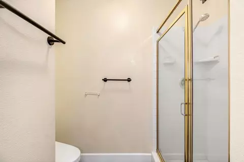 Bath - 2034 Wrenwood Ave, Clovis, CA 93611 photo 1 of 4