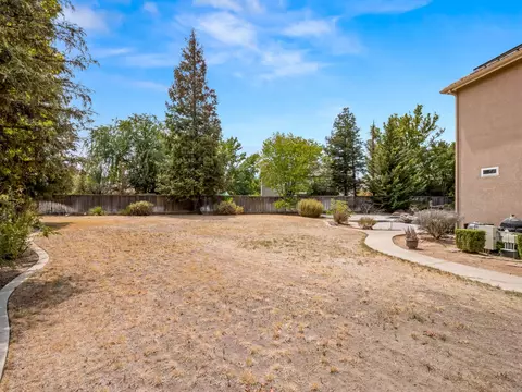 Exterior - 11073 E Le Conte Pass Ct, Clovis, CA 93619 photo 4 of 16