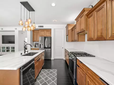 Kitchen - 11073 E Le Conte Pass Ct, Clovis, CA 93619 photo 4 of 6