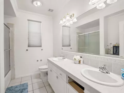 Bath - 11073 E Le Conte Pass Ct, Clovis, CA 93619 photo 1 of 1
